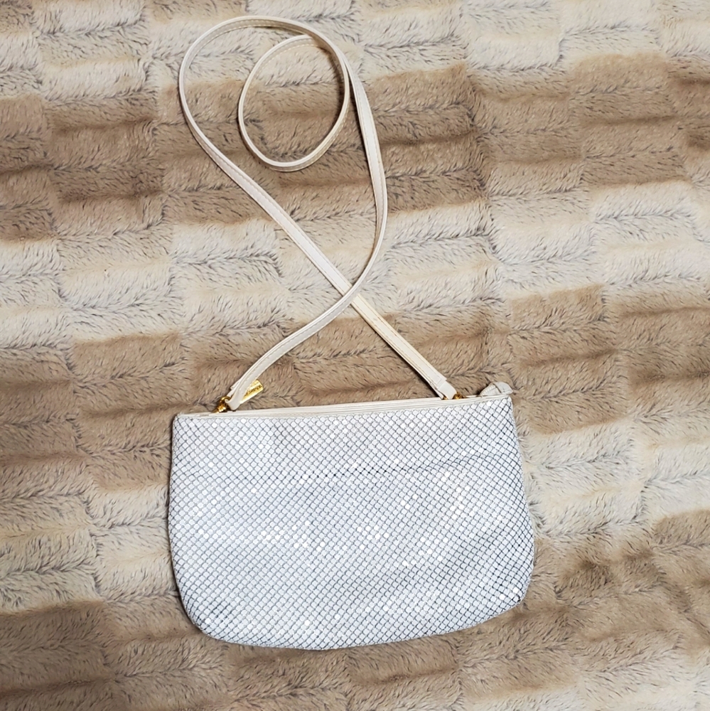 WHITING AND‎ DAVIS WHITE MESH SHOULDER BAG